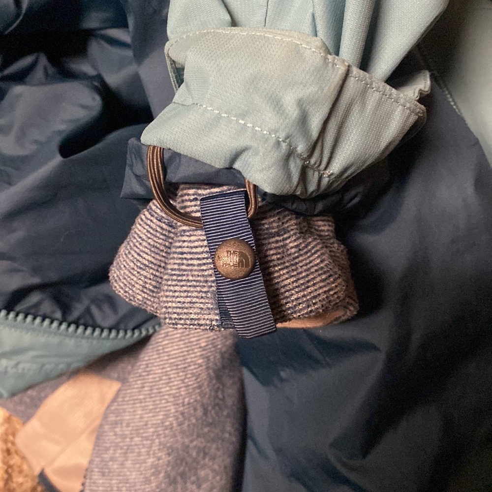 The North Face Blue Jacket/Jackets - Picture 11 of 16